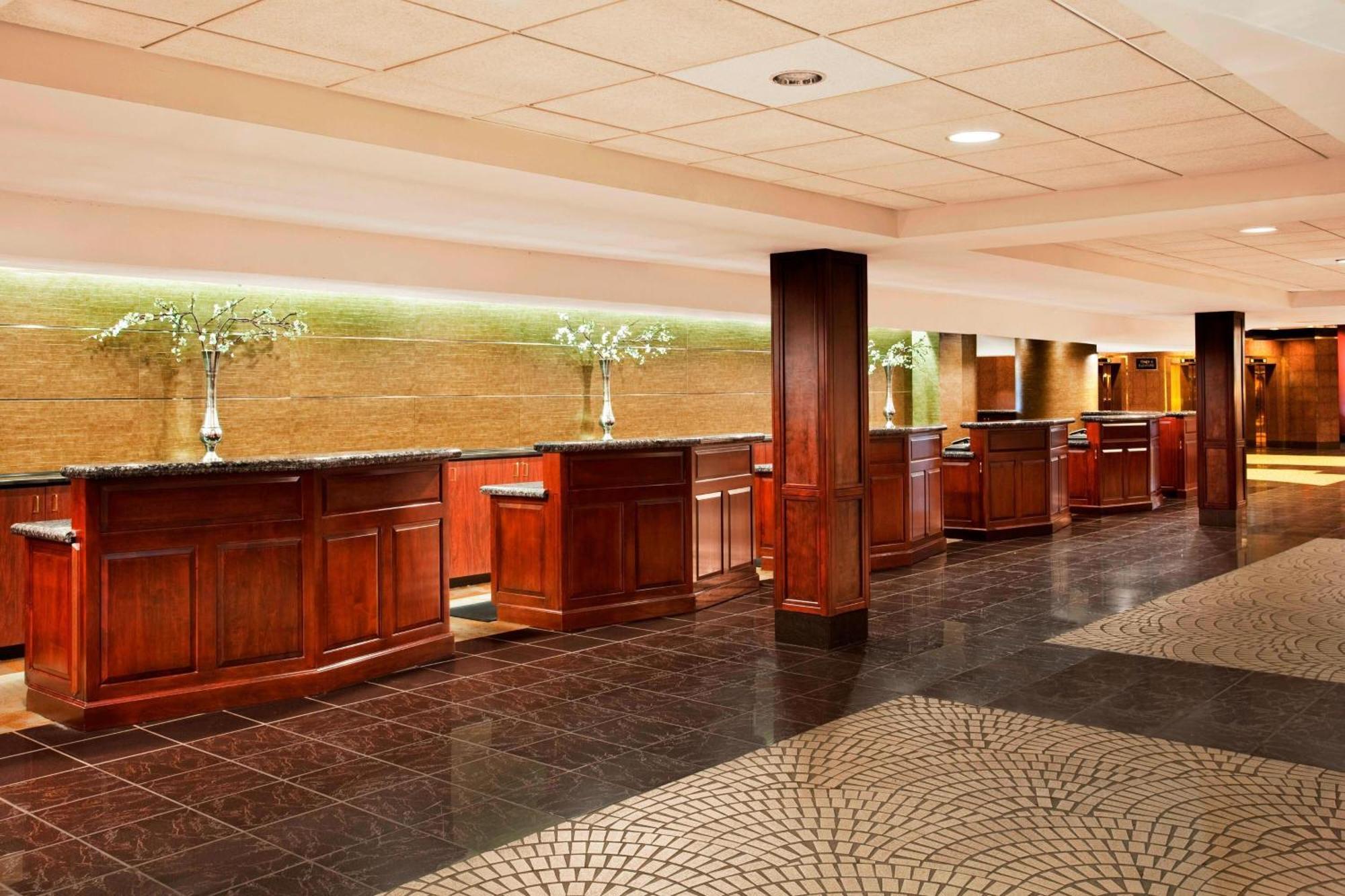 Sheraton Greensboro Exterior photo